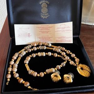 Arque Arte, 24k gold jewelry set; necklace, earrings and bracelet. Exquisite!